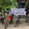 Operativo conjunto de la Fiscalía Michoacán y fuerzas federales retirando cámaras parásitas y asegurando motocicletas y material táctico en carretera de Michoacán