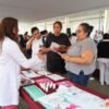 Feria de la Salud en marcha en la colonia Los Ángeles de Uruapan, con personal de salud atendiendo a vecinos de forma gratuita