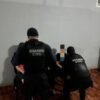 Agentes de la Guardia Civil y SSP junto a tres menores rescatados tras secuestro virtual en Huetamo, Michoacán