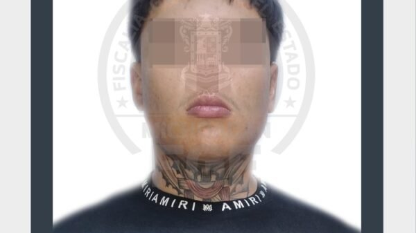 Logotipo de la Fiscalía General del Estado de Michoacán junto a elementos gráficos que simbolizan justicia y combate al narcotráfico