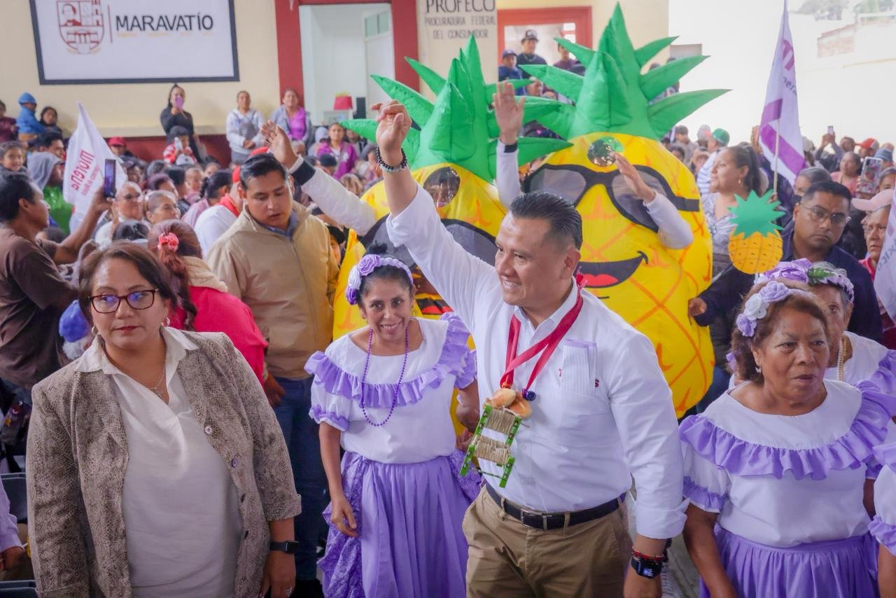 Fotografía de Carlos Torres Piña en diálogo con diversos grupos en distintos territorios de Michoacán: comunidades originarias, artesanos, jóvenes y colectivos LGBTTTIQ+.