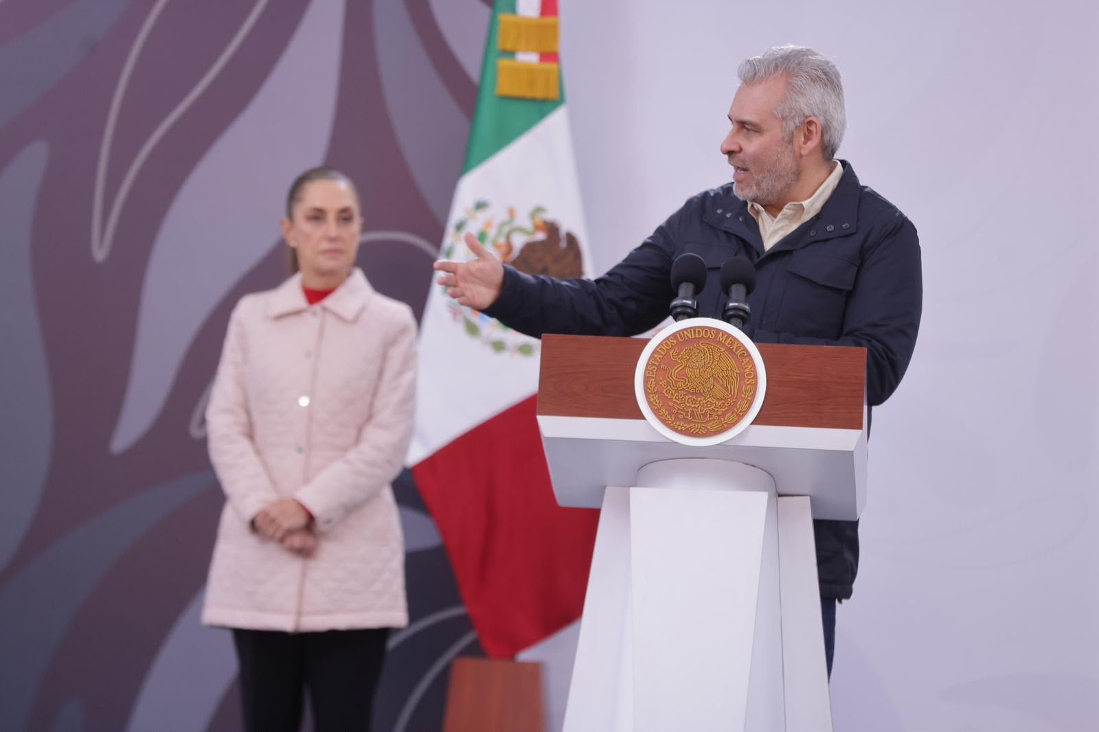 Gobernador Alfredo Ramírez Bedolla y autoridades michoacanas en evento sobre restablecimiento de exportaciones de aguacate