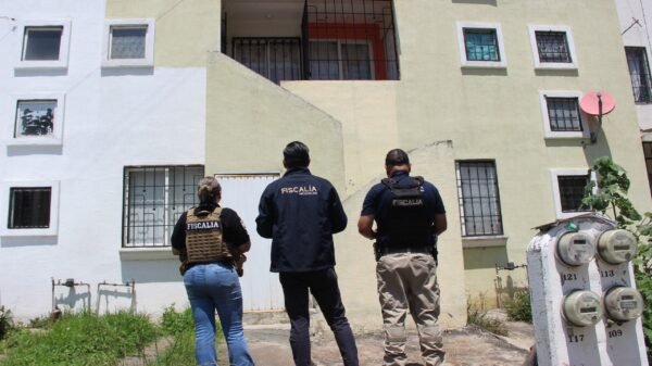 Perro dóberman rescatado por la Fiscalía General de Michoacán durante cateo en domicilio de Morelia