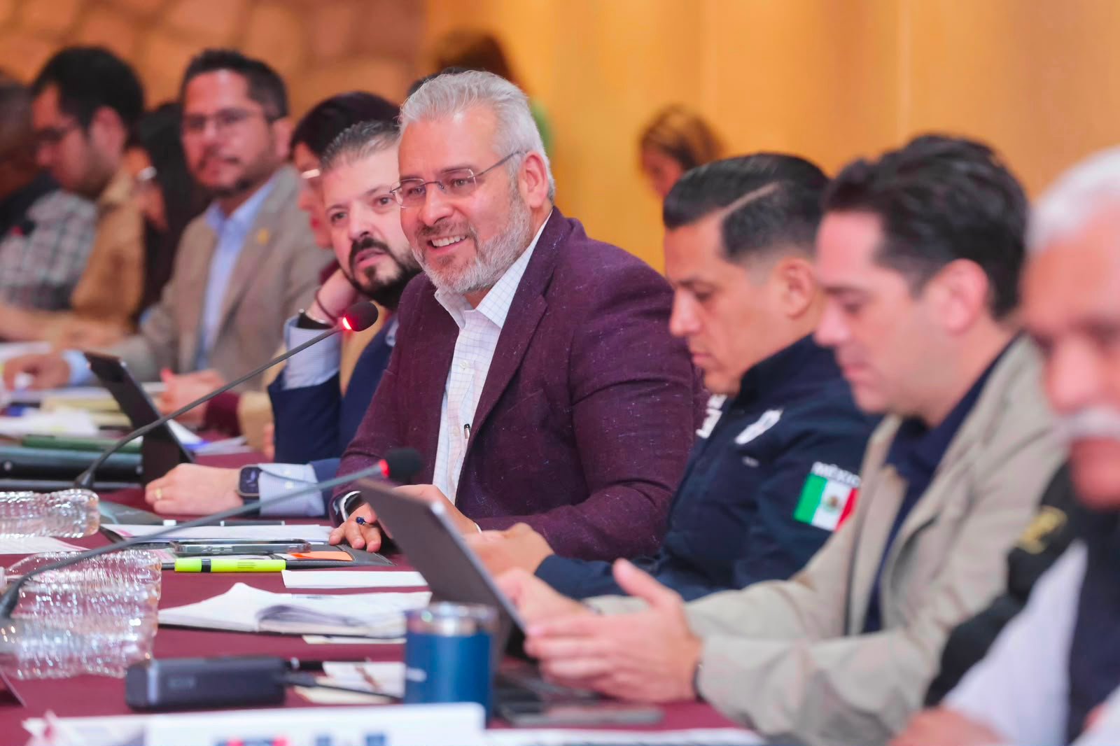 Gobernador Alfredo Ramírez Bedolla y representantes del Consejo Supremo Indígena de Michoacán en reunión en Casa Michoacán, Morelia