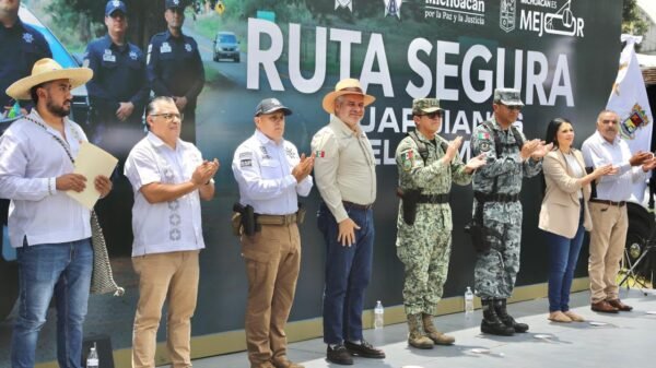 Gobernador Alfredo Ramírez Bedolla en evento de arranque del corredor seguro Los Reyes-Jacona con representantes de Guardia Nacional y autoridades locales