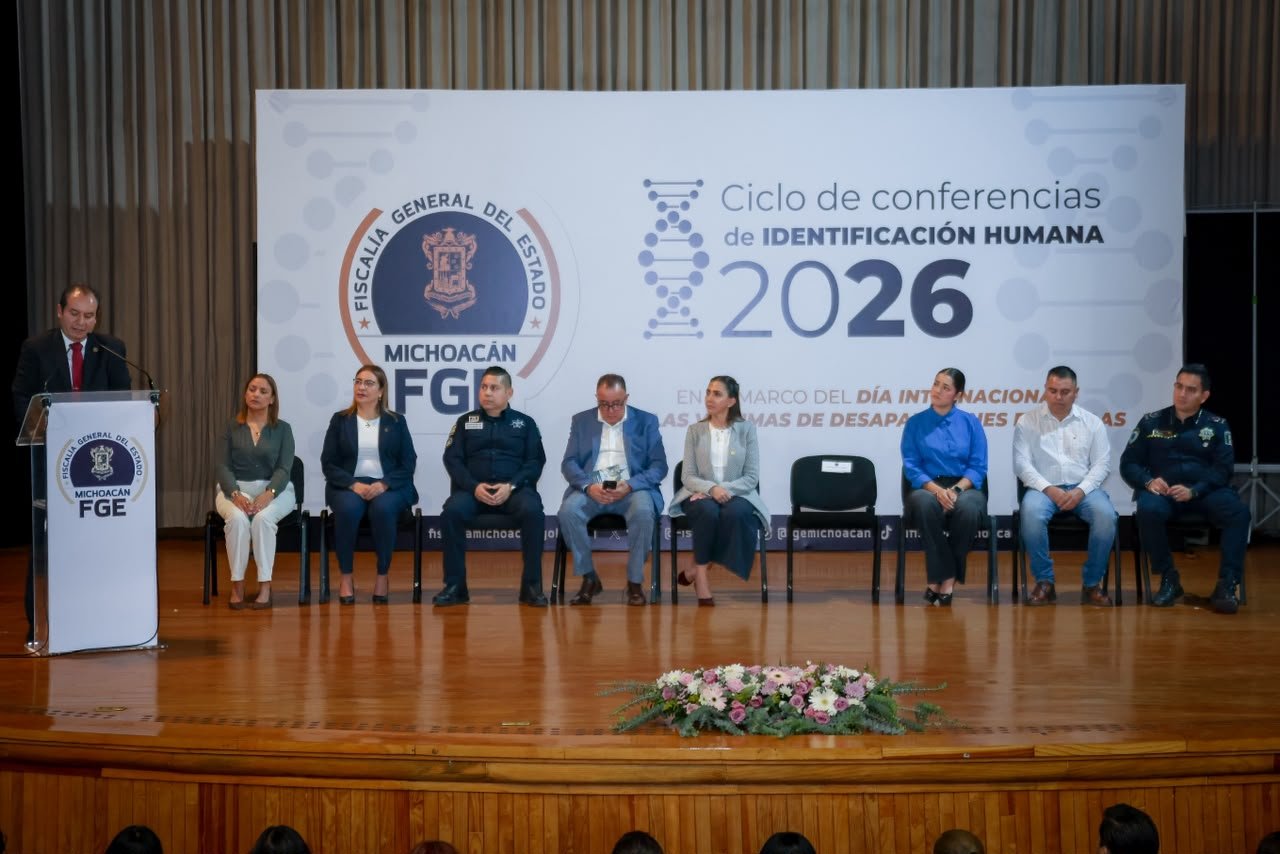 Evento oficial en Morelia con autoridades de la Fiscalía General de Michoacán inaugurando el Ciclo de Conferencias de Identificación Humana