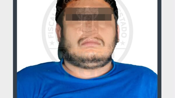 Operativo policial en Zinapécuaro con agentes de la FGE y fuerzas federales, aseguramiento de armas largas y paquetes sospechosos