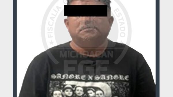 Imagen representativa de detención policial en Uruapan, Michoacán, con presencia de elementos de la Fiscalía y Guardia Nacional