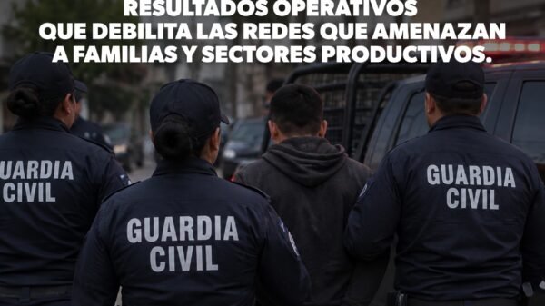 Logotipo oficial de la Secretaría de Seguridad Pública de Michoacán junto a mensaje 'Cancela la Extorsión' y fondo con siluetas de ciudadanos protegidos