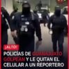 agreden a reportero: fotomontaje simbólico de un periodista con celular en mano, rodeado por siluetas de policías con equipo