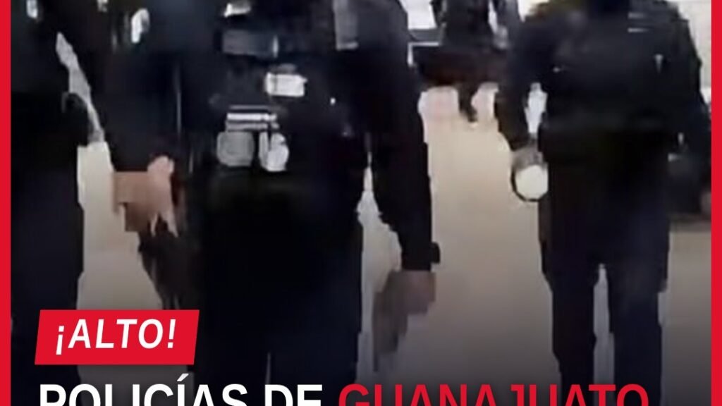 agreden a reportero: fotomontaje simbólico de un periodista con celular en mano, rodeado por siluetas de policías con equipo