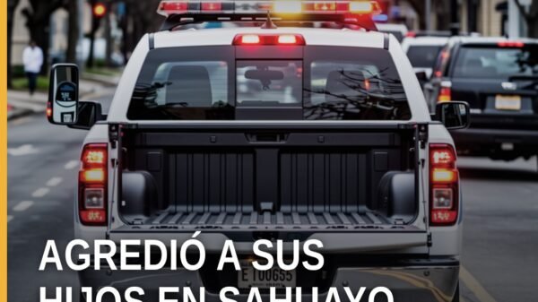 Ilustración simbólica de justicia y protección infantil con fondo que evoca Sahuayo, relacionada con violencia familiar