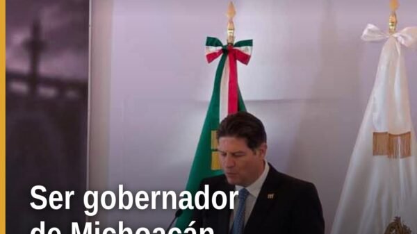 Alfonso Martínez Alcázar, presidente municipal de Morelia, hablando ante micrófono; imagen relacionada con ser gobernador
