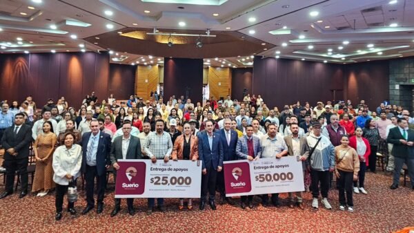 Entrega oficial de apoyos productivos migrantes en Morelia, Michoacán, el 8 de septiembre de 2026, con presencia de
