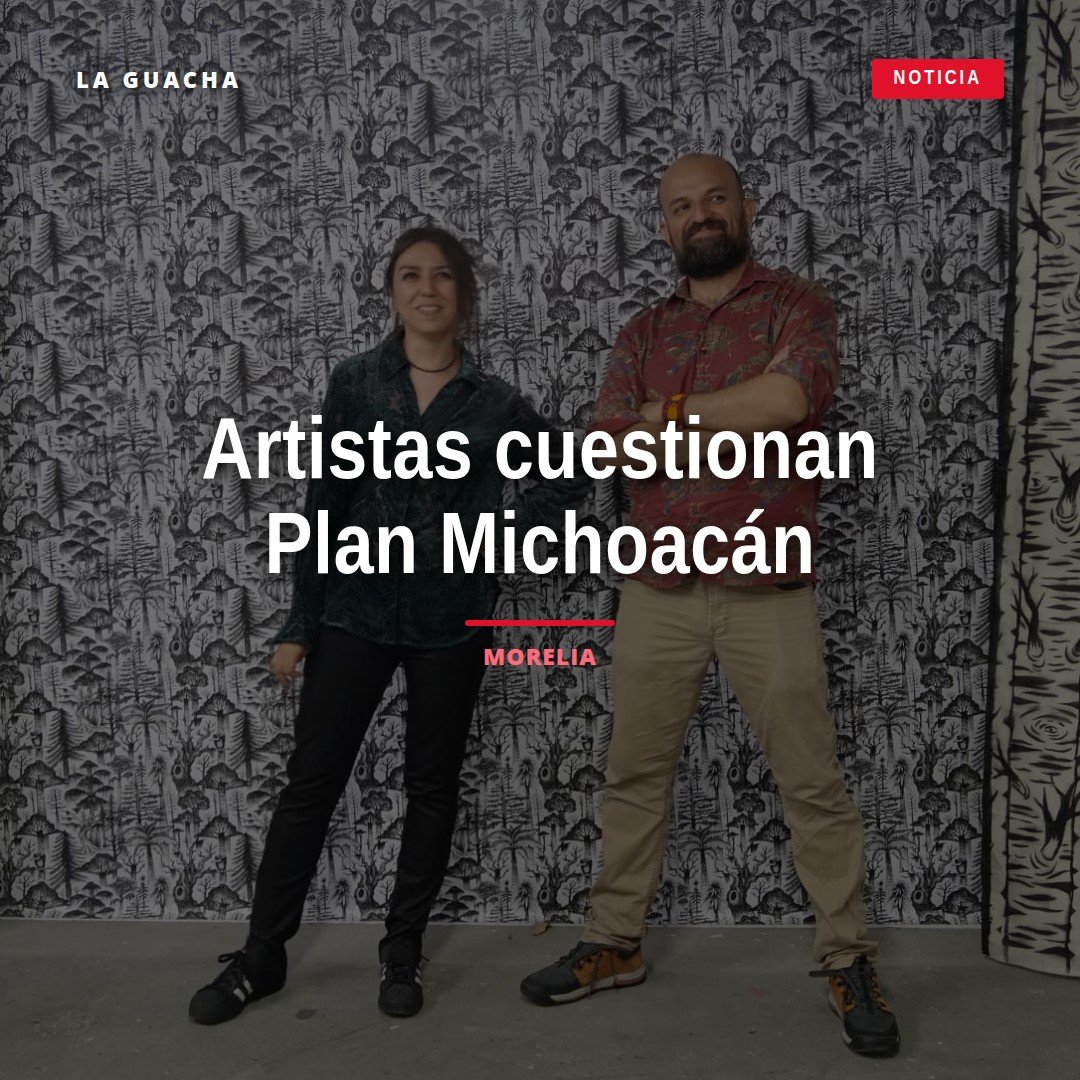 Ilustrador y artista visual Nurivan Viloria hablando sobre la crítica al Plan Michoacán en Morelia, con fondo neutro y