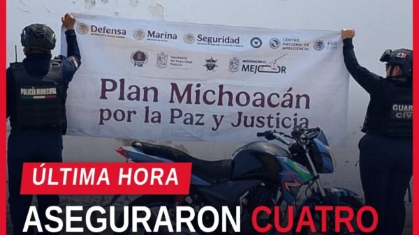 Imagen ilustrativa de cuatro vehículos asegurados: una camioneta Jeep gris y tres motocicletas Italika (roja, azul con negro