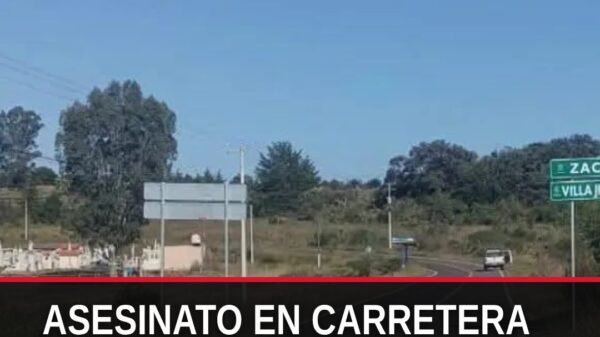Escena de seguridad pública en carretera Zacapu-Villa Jiménez, con acordonamiento y personal de la Fiscalía Michoacán tras
