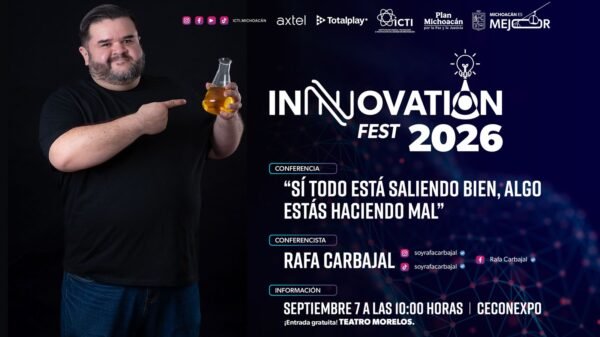 Rafa Carbajal hablando en un escenario moderno con logo de InnovationFest2026 y fondo de Ceconexpo Morelia