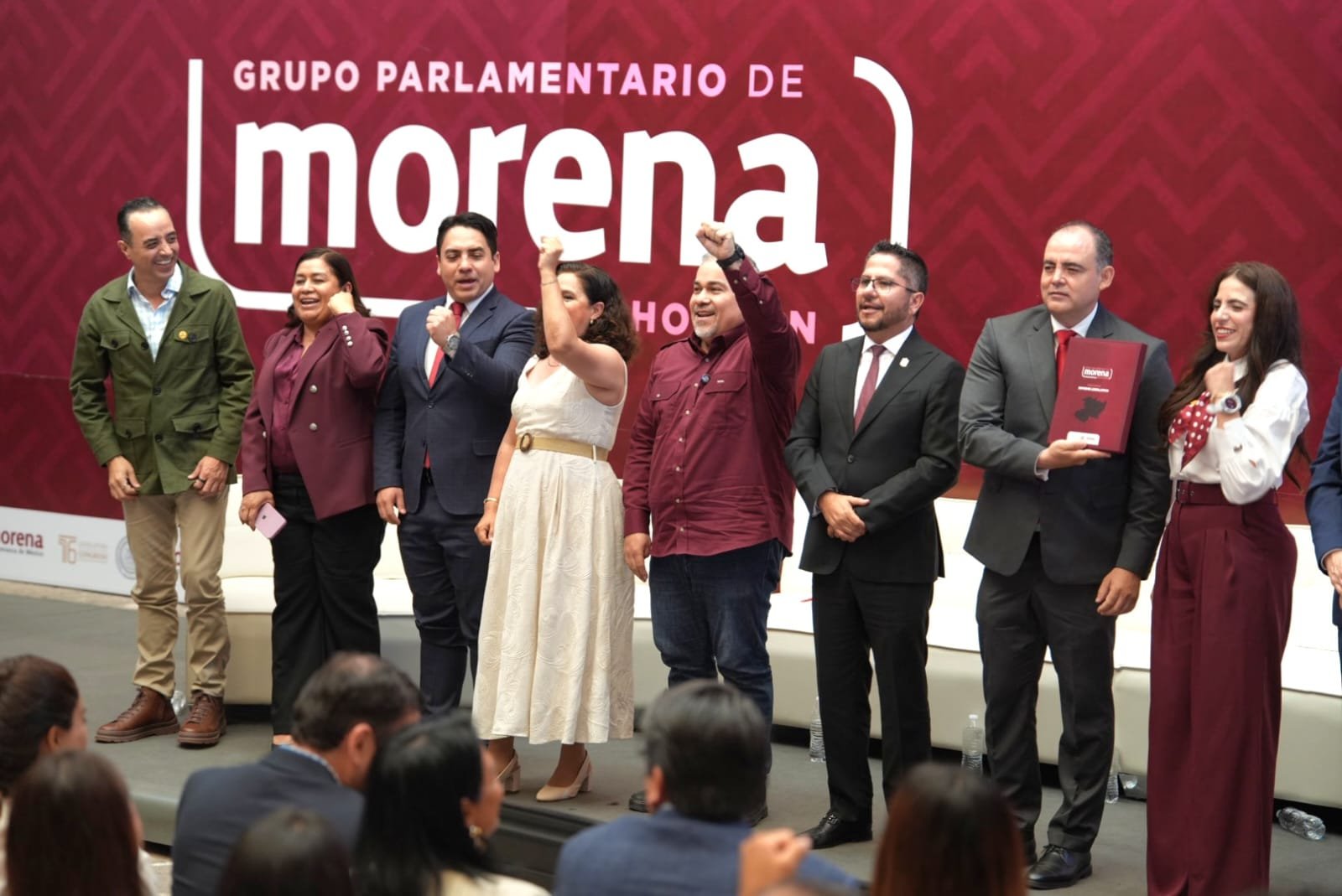 Fotografía de la diputada Belinda Iturbide Díaz durante su presentación del Informe Legislativo en el Congreso de Michoacán, septiembre de 2026