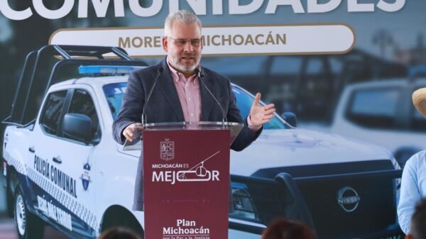 Autoridades estatales anunciando operativo contra extorsión en Michoacán, con enfoque en productores de aguacate y limón