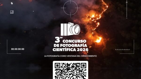 Fotografía científica que muestra un fenómeno natural o experimental con enfoque artístico y educativo
