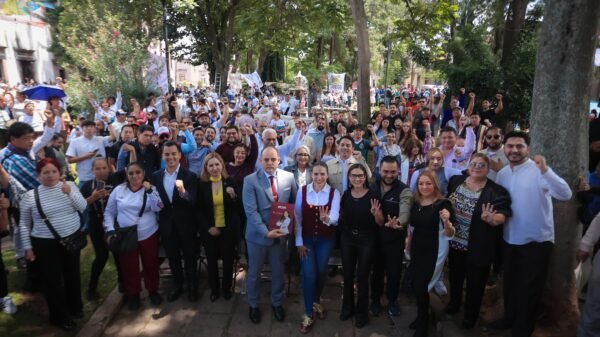 Diputada Giulianna Bugarini Torres hablando ante público en el Jardín de La Soterraña durante su Segundo Informe Legislativo en Morelia, 5 de septiembre de 2026