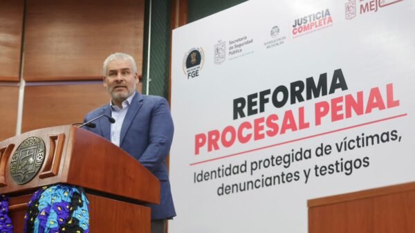 Gobernador Alfredo Ramírez Bedolla anunciando formalmente una iniciativa de reforma procesal penal federal ante autoridades