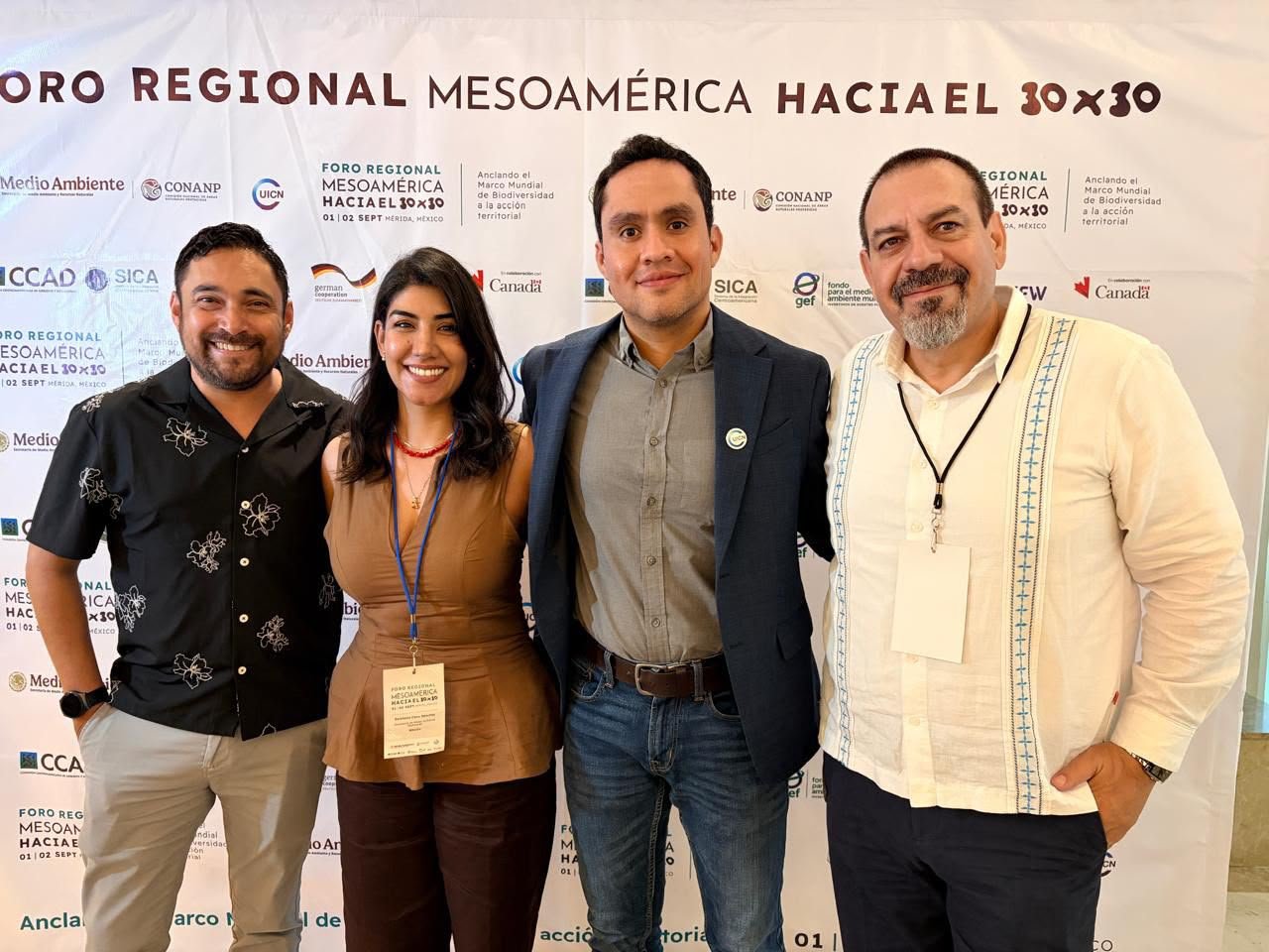 Fotografía del titular de Secma, Alejandro Méndez López, presentando el proyecto AIBU en el Foro Regional Mesoamérica en Mérida, Yucatán