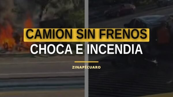Camión sin frenos envuelto en llamas tras accidente en caseta de peaje de Zinapécuaro