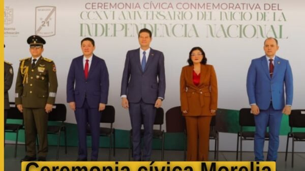 Ceremonia cívica Morelia: autoridades en la plaza Miguel Hidalgo del Centro Histórico durante la conmemoración del 216