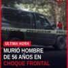 Vista parcial de dos vehículos impactados de frente en la carretera La Marquesa-Tenango, zona de Valle del Potrero, tras