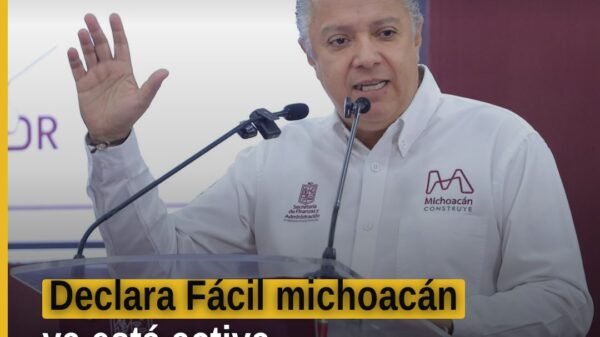 Pantalla de computadora mostrando la interfaz web de Declara fácil michoacán con logo del Gobierno de Michoacán y campos