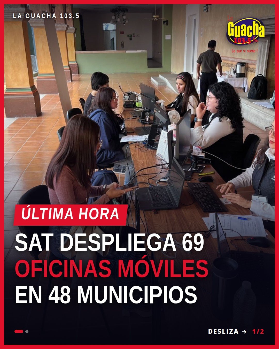 Unidad móvil del SAT estacionada frente a la Cancha de Basquetbol en el centro de Indaparapeo, Michoacán, el 25 de septiembre