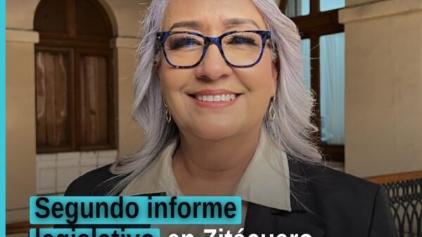 Emma Rivera Camacho rinde segundo informe legislativo en el Centro Cultural Zitácuaro ante habitantes del Distrito XIII