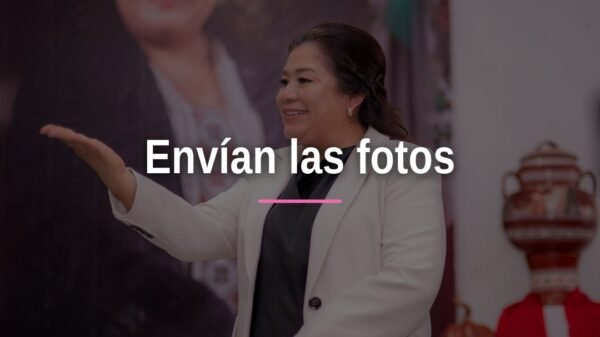Fotografía simbólica de un equipo de transmisión radial enviando imágenes digitales, con logotipo de La Guacha 103.5