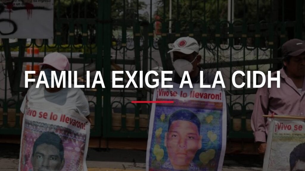 familia mondraqón exige cidh: retrato de Julio César Mondragón Fontes junto a su madre Afrodita Mondragón Fontes y