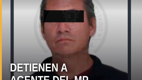 FGE detiene agente mp: imagen simbólica de una balanza de justicia y un distintivo institucional de la Fiscalía General del