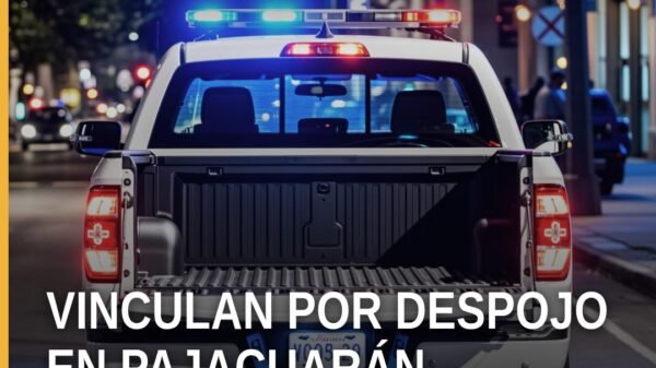 Fiscalía Michoacán despojo: representación simbólica de cercas derribadas y nueva malla electrosoldada en terreno rural de