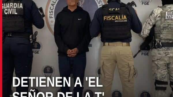 Fiscalía de michoacán detención: imagen simbólica de una patrulla estatal y federal en Morelia durante operativo contra CJNG