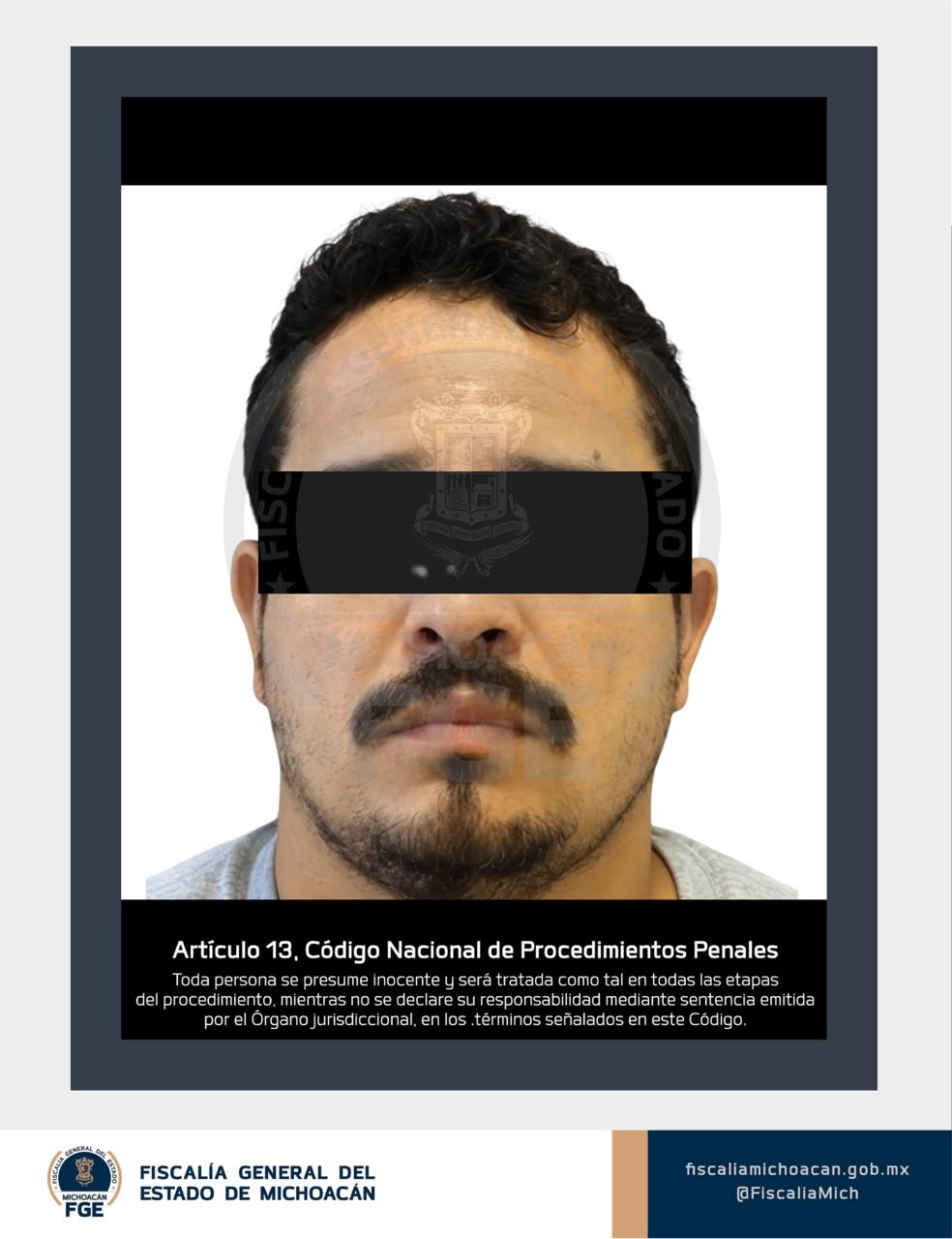 Fiscalía Michoacán secuestro: representación simbólica de justicia con balanza y sello de la FGE sobre fondo azul