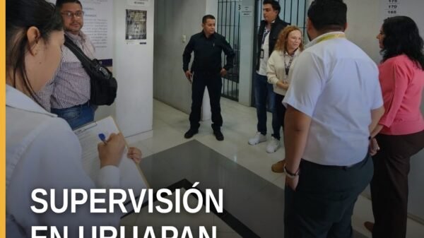 Fiscalía Michoacán supervisión en Unidad de Control de Internamiento de Uruapan: personal de la FGE y CEDH recorriendo
