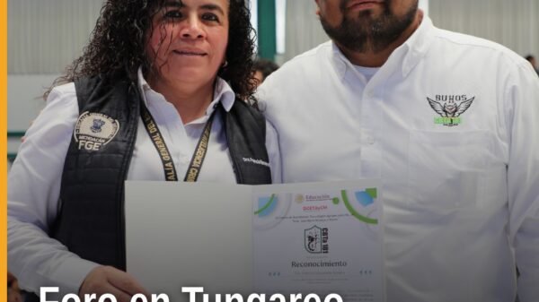 Foro de ciberseguridad con estudiantes y padres de familia del CBTa 181 en Tungareo, Maravatío, durante el evento
