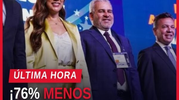 Tres gobernadores frente a un podio durante la Convención Binacional de la American Society of Mexico, rechazando la idea de