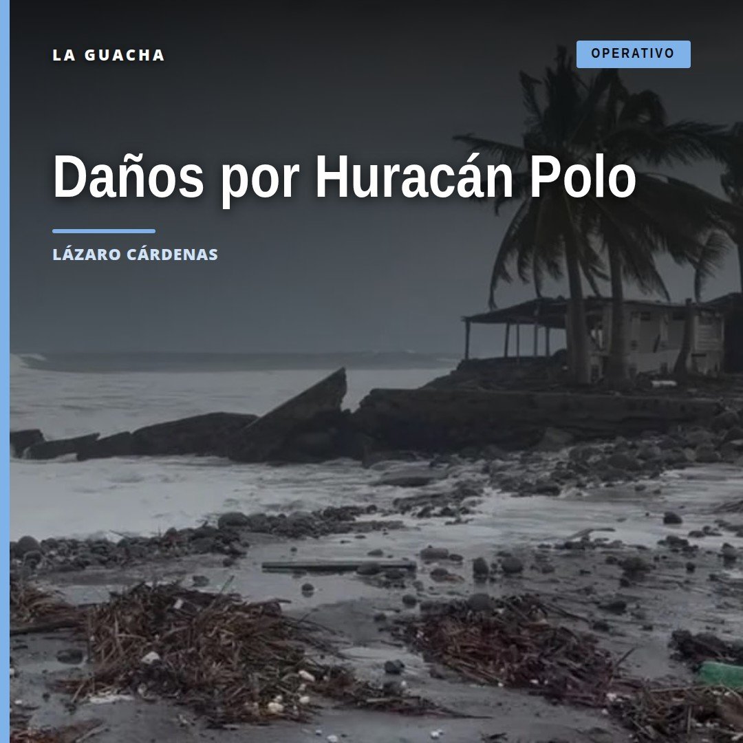 Vista aérea de casas dañadas y costales de arena en la playa de Playa Azul, Lázaro Cárdenas, tras el paso del huracán polo