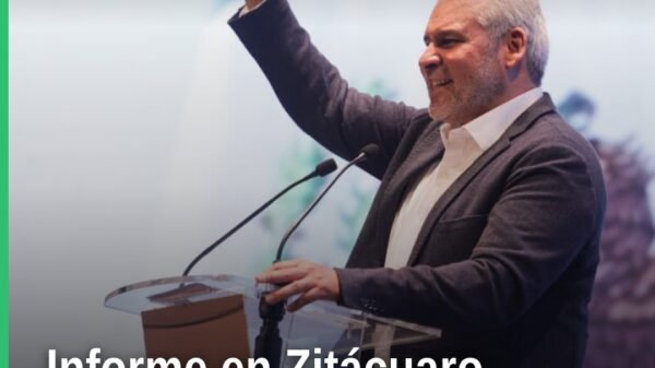 Imagen del gobernador Alfredo Ramírez Bedolla rindiendo el informe de gobierno zitácuaro ante autoridades y ciudadanos en