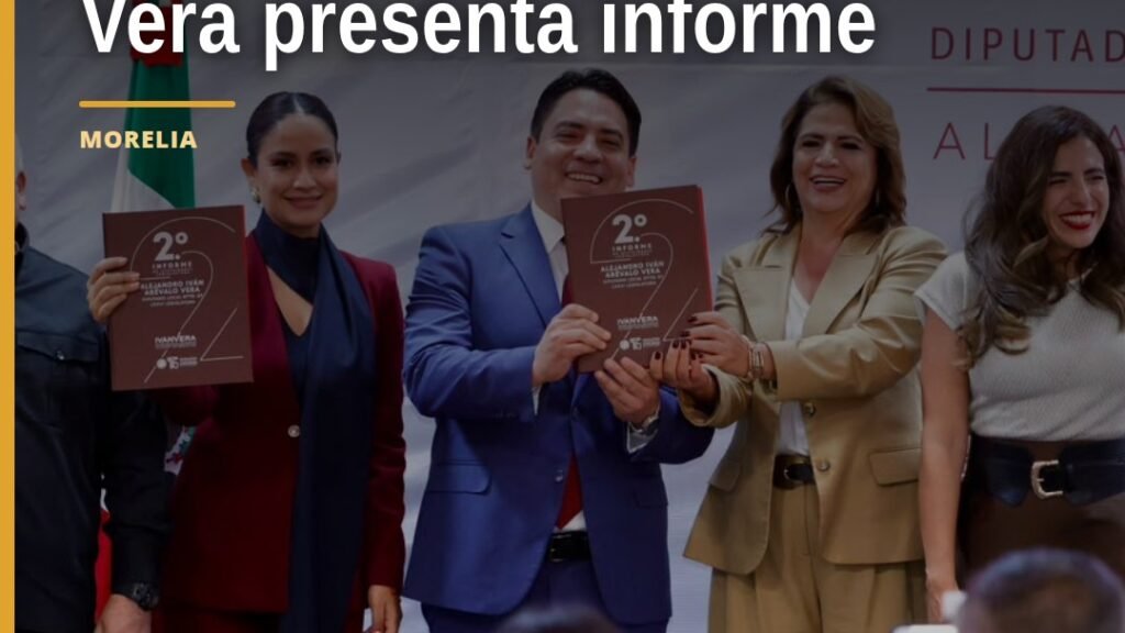 Diputado Iván Vera hablando frente al podio en el Congreso del Estado de Michoacán durante la presentación de su segundo