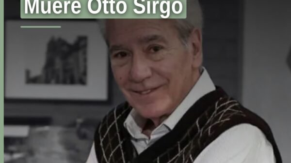 Retrato profesional de Otto Sirgo, actor cubano-mexicano que muere otto sirgo, con traje oscuro y expresión serena