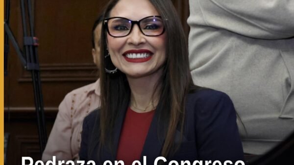Diputada Nalleli Pedraza Huerta en sesión plenaria del Congreso del Estado en Morelia, con enfoque en participación activa