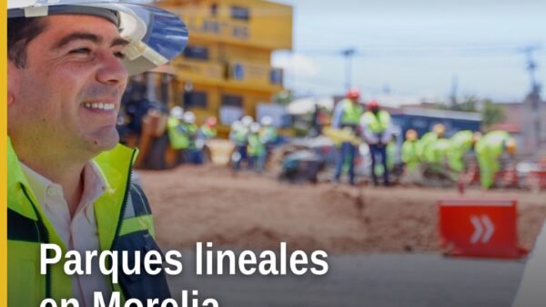 Vista aérea de uno de los nuevos parques lineales Morelia integrado al distribuidor vial Monarca en la salida a Pátzcuaro