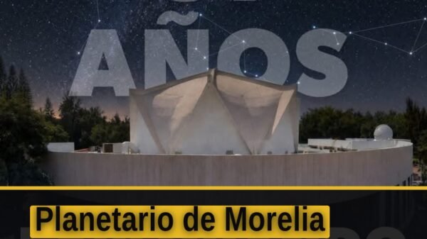 Vista exterior del Planetario de Morelia «Lic. Felipe Rivera» en Morelia, Michoacán, con su fachada emblemática y señalética